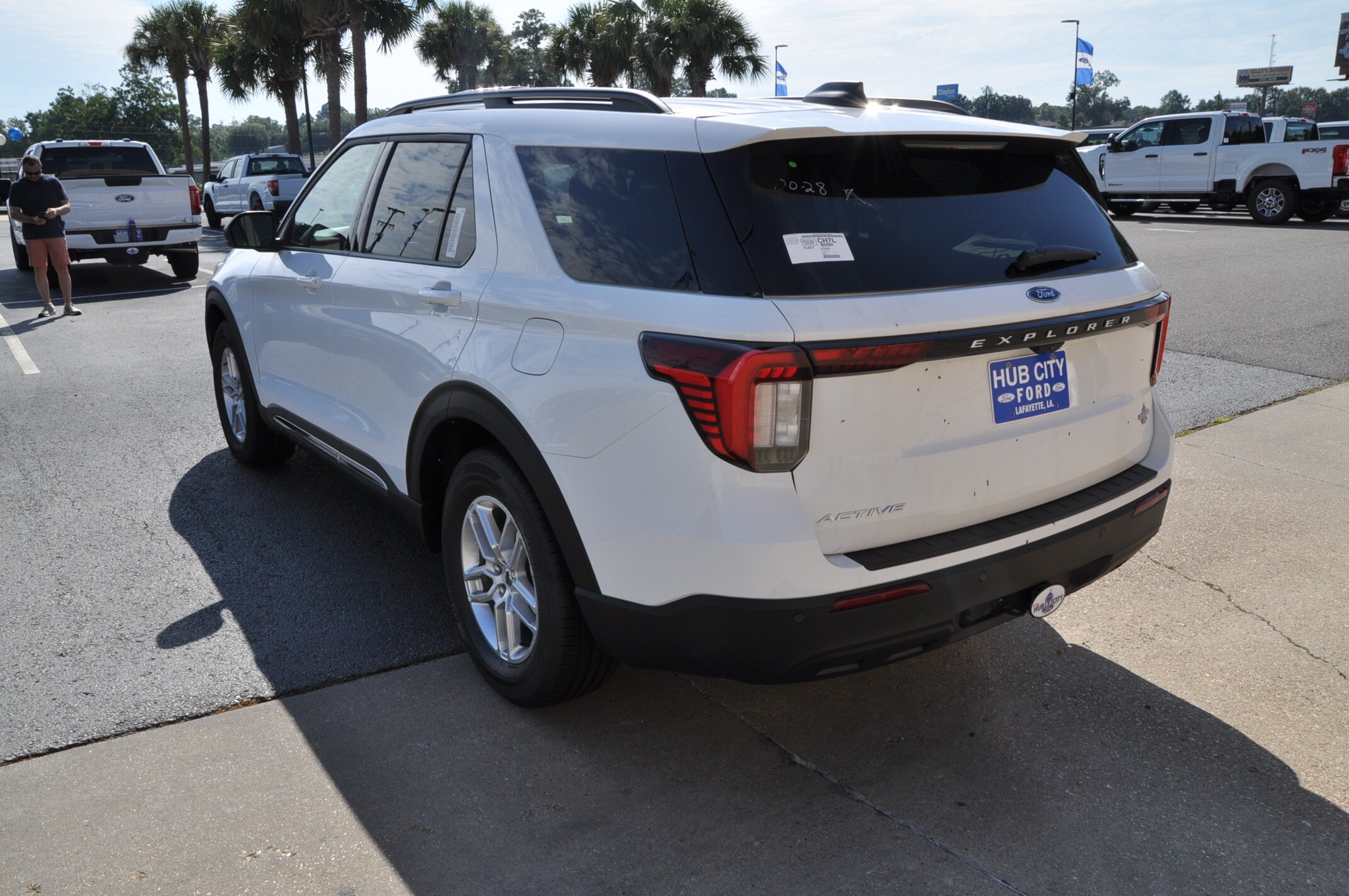 2025 Ford Explorer photo 3