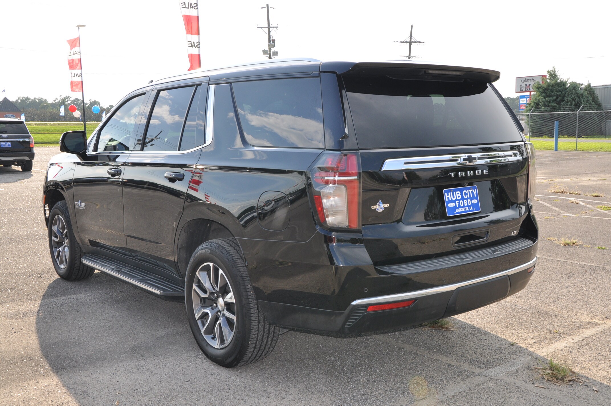 2021 Chevrolet Tahoe LT photo 3
