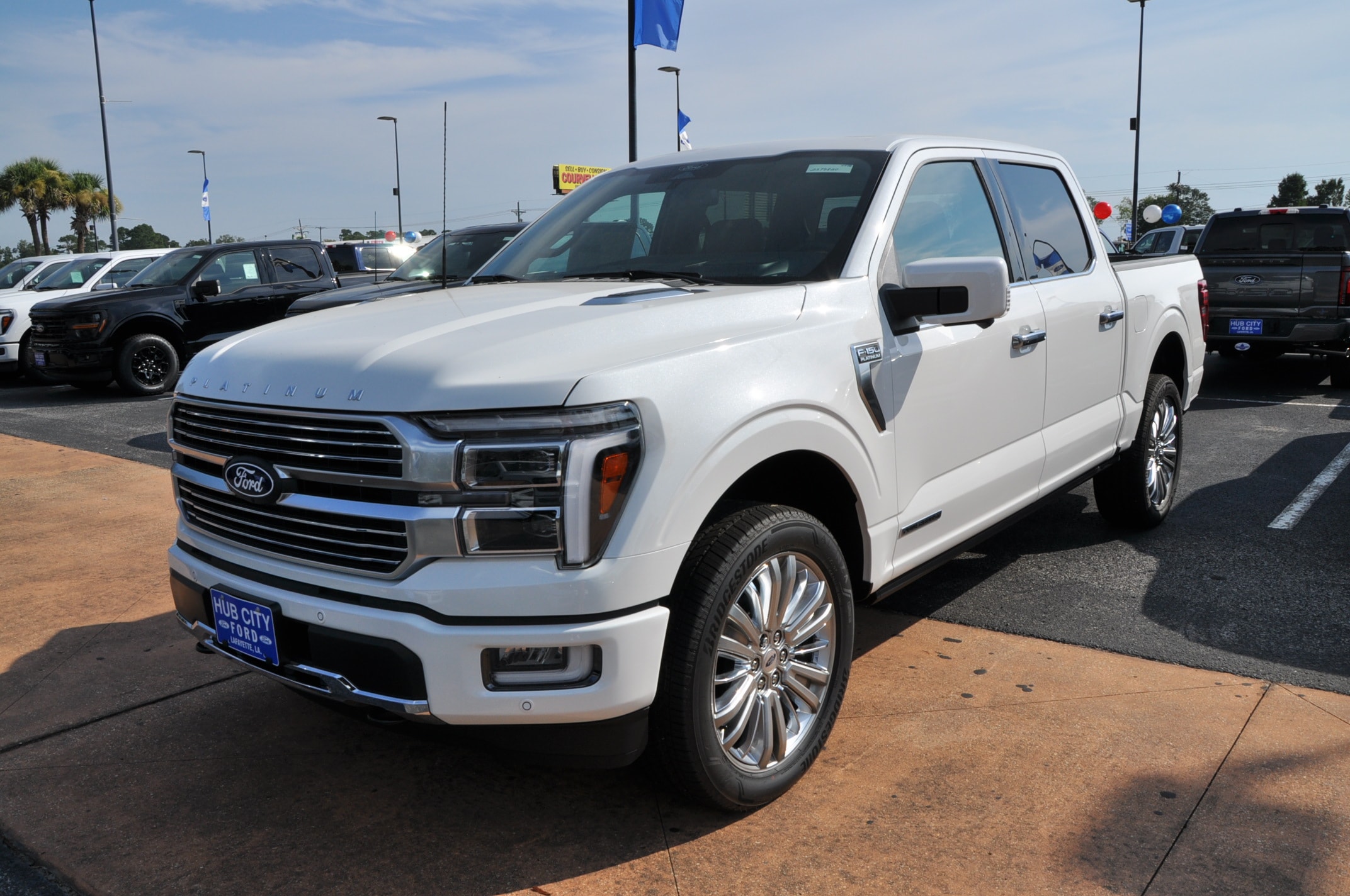 2025 Ford F-150 Platinum's photo