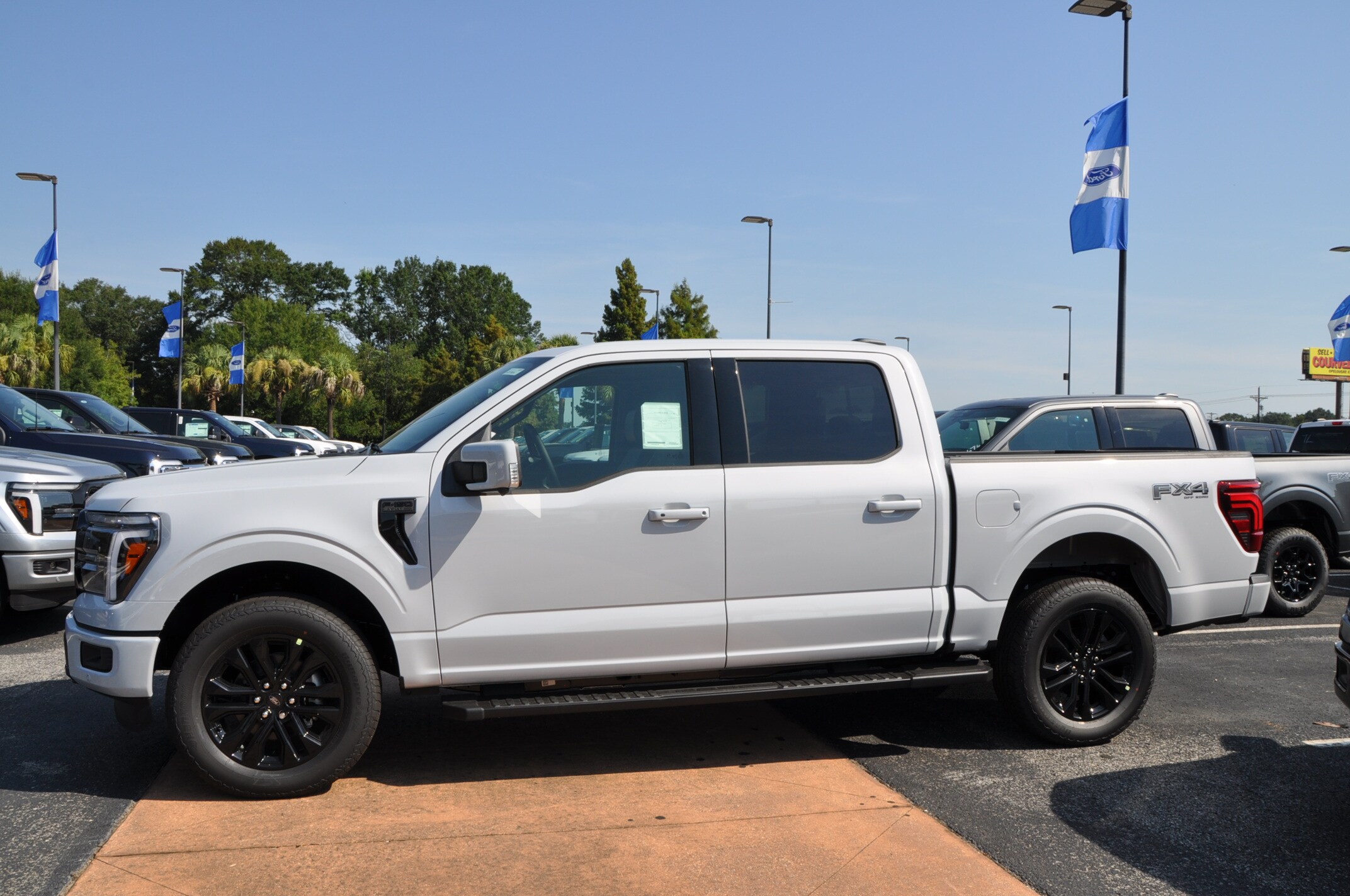 2025 Ford F-150 Lariat photo 2