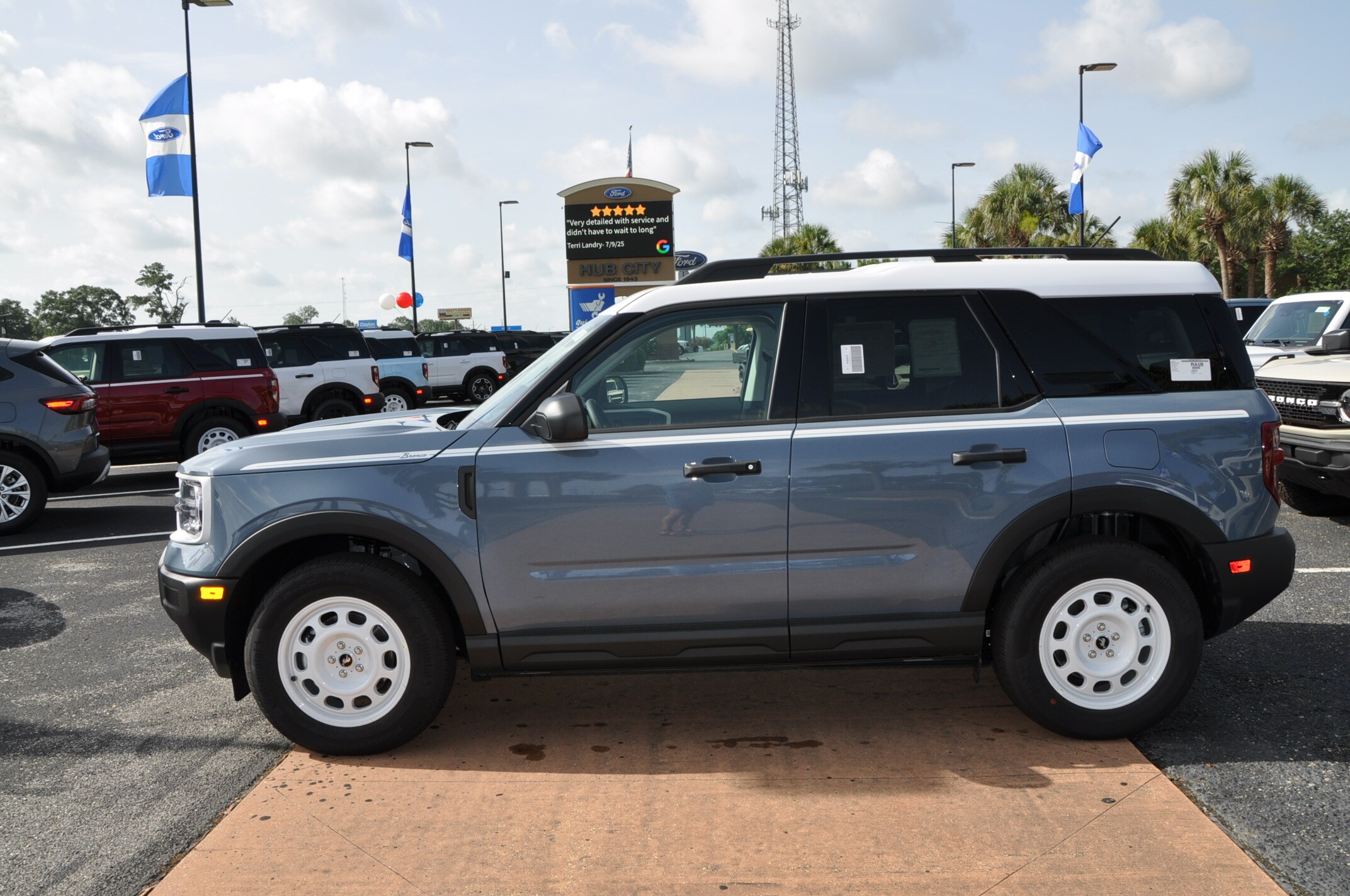 2025 Ford Bronco Sport Heritage photo 2