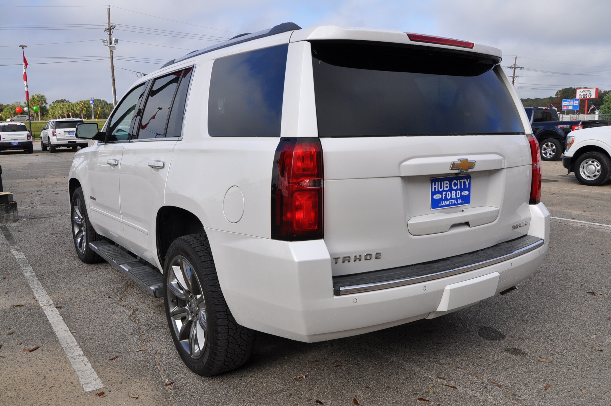 2019 Chevrolet Tahoe Premier photo 3
