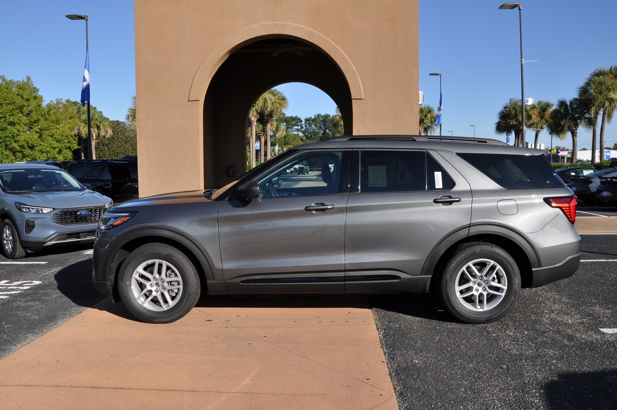 2026 Ford Explorer photo 2