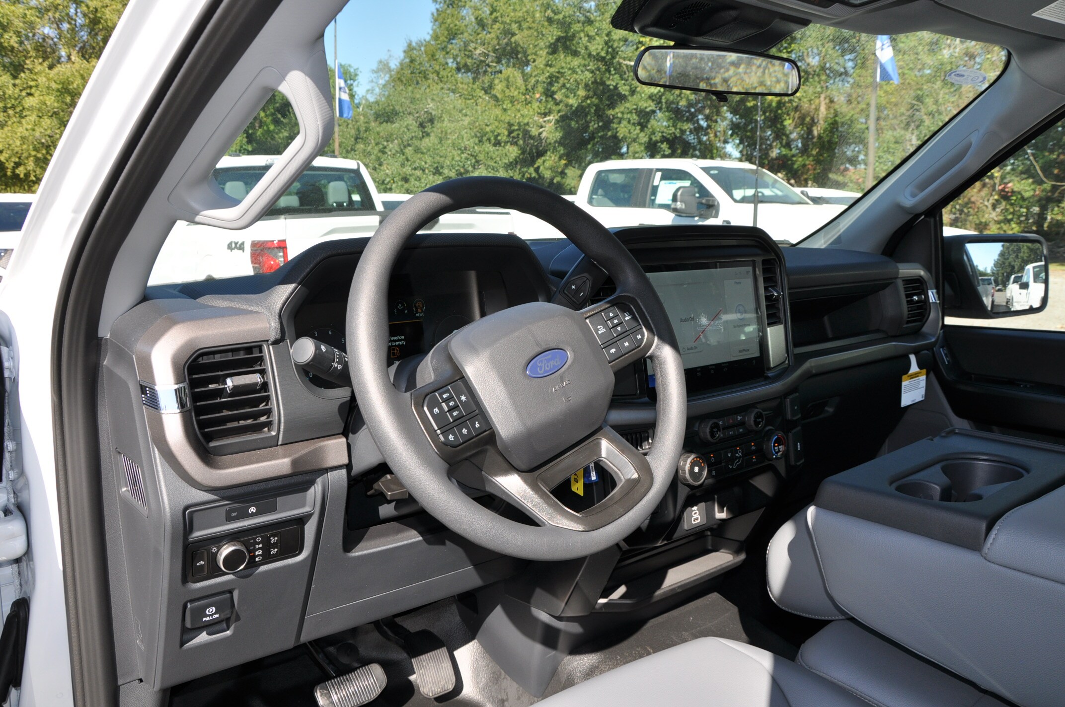 2025 Ford F-150 XL photo 2