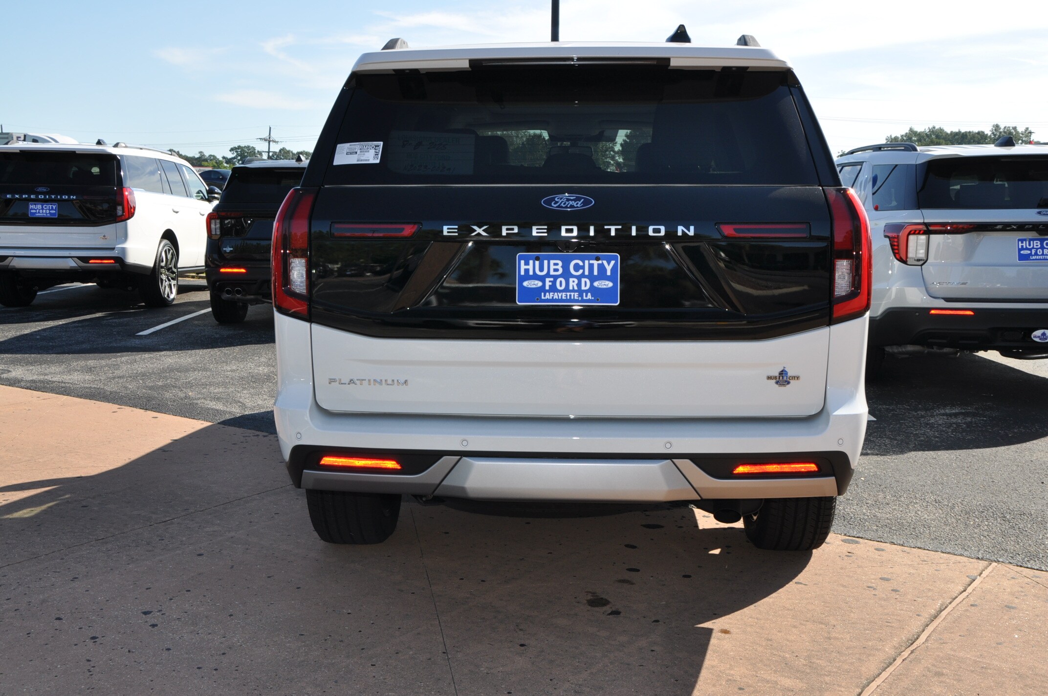 2025 Ford Expedition Platinum photo 2