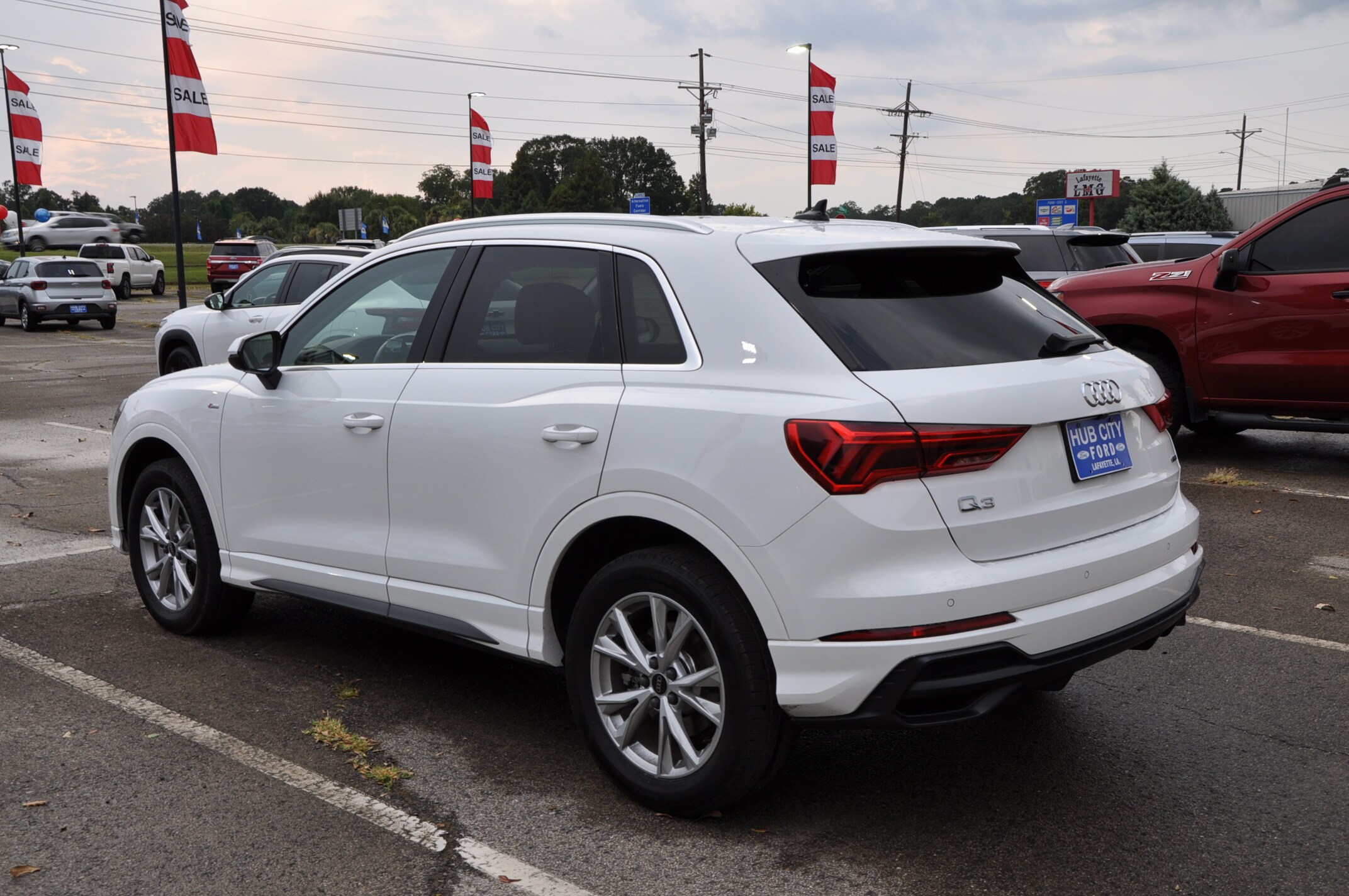 2021 Audi Q3 S line Premium photo 3