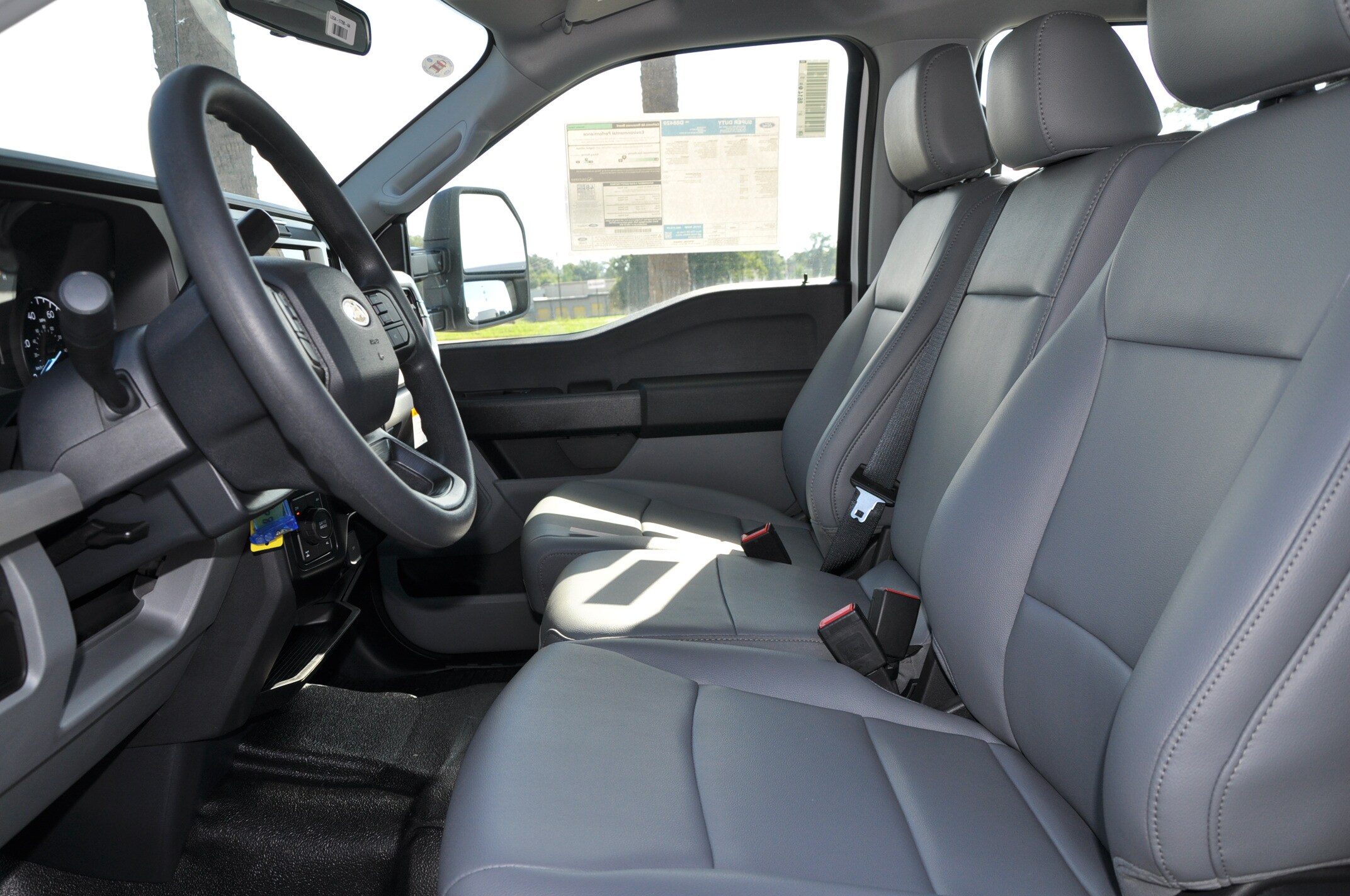 2025 Ford F-250 photo 3
