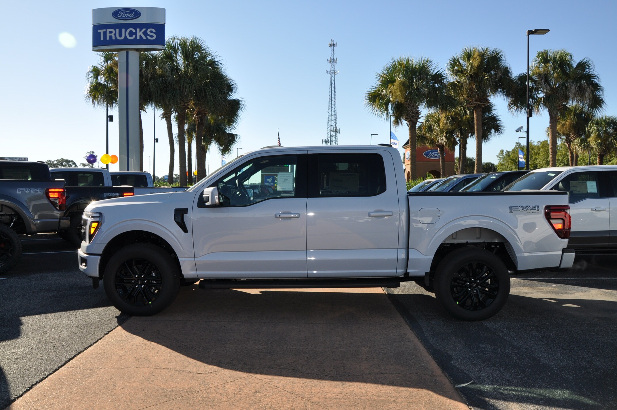 2025 Ford F-150 Lariat photo 2