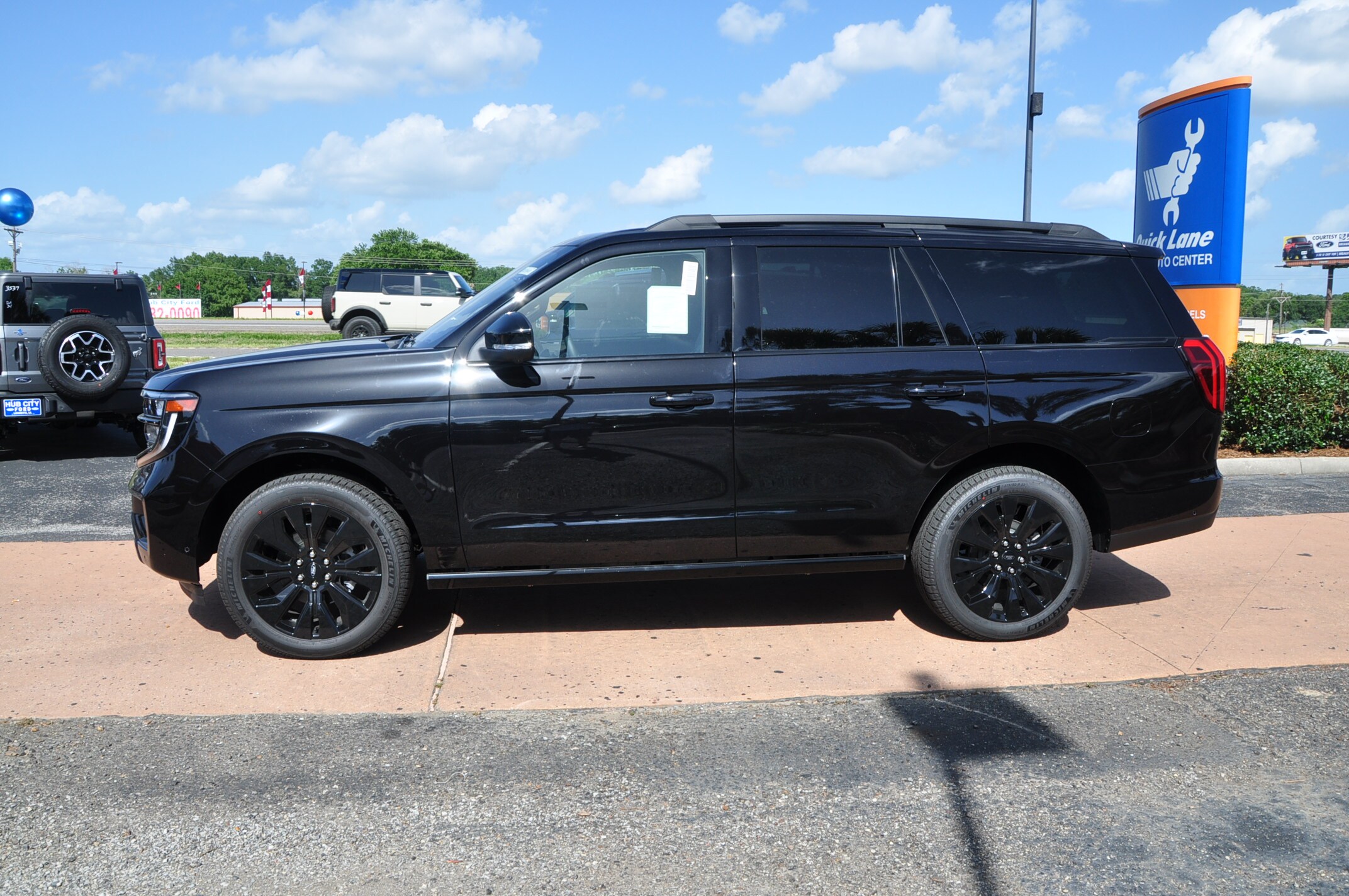 2025 Ford Expedition Platinum photo 2