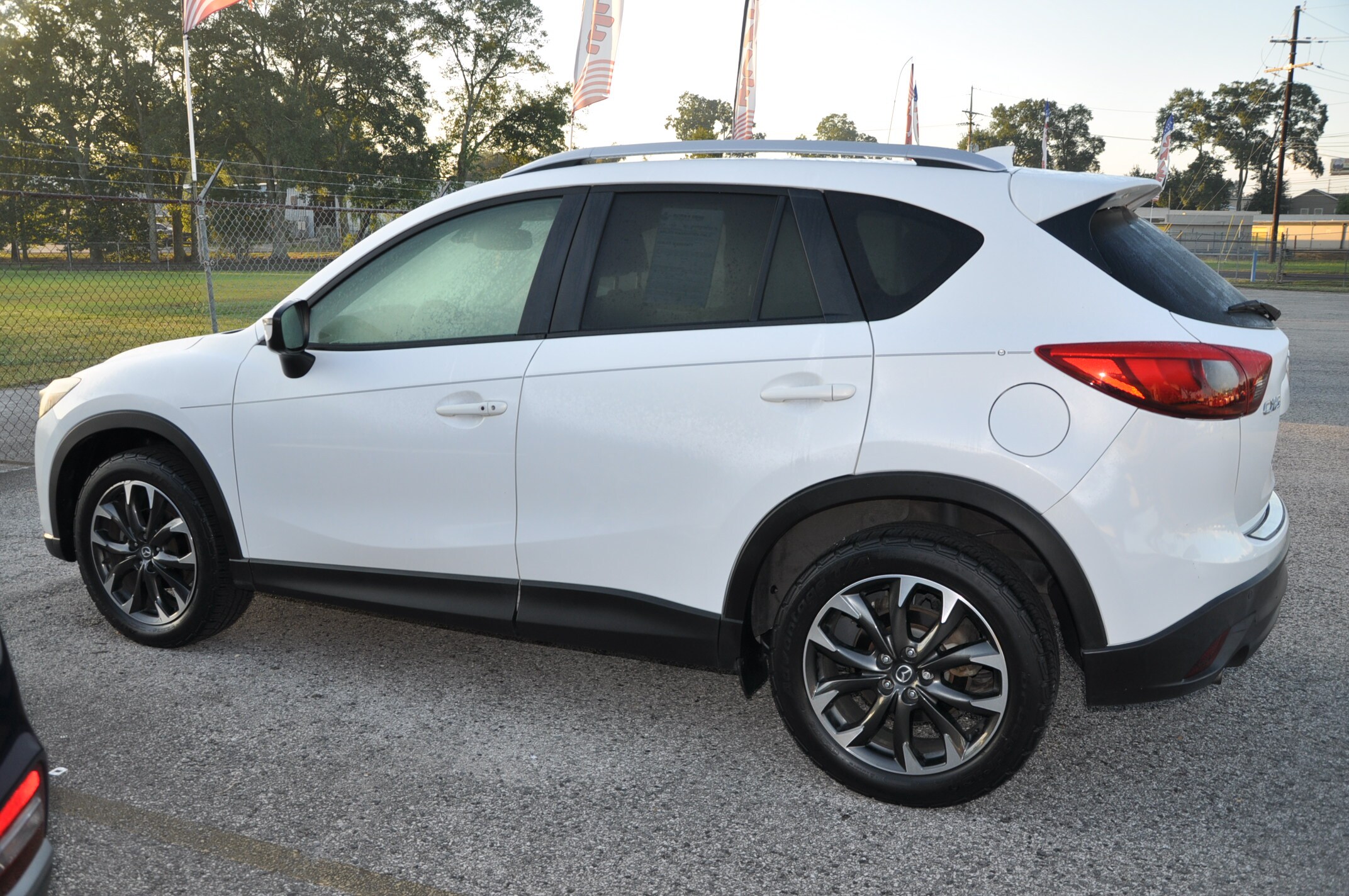 2016 Mazda CX-5 Grand Touring photo 2