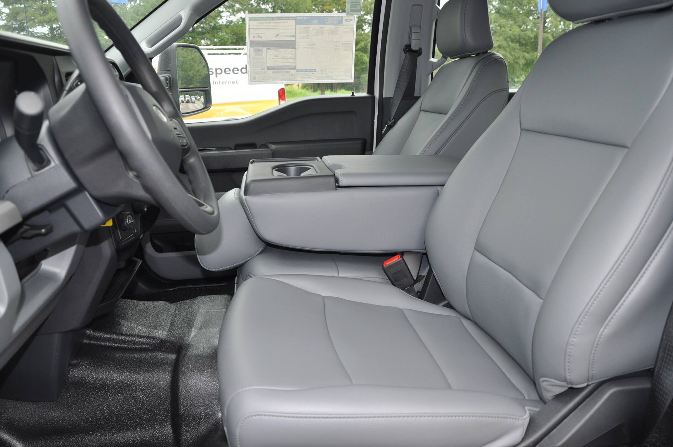 2025 Ford F-250 XL photo 3