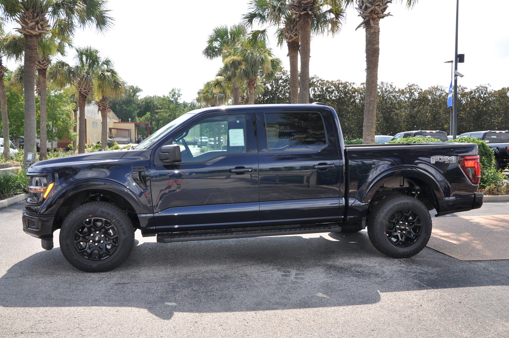 2025 Ford F-150 XLT photo 2