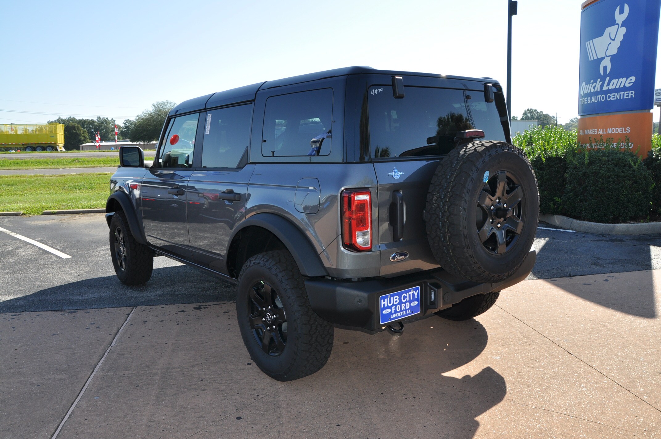 2025 Ford Bronco Big Bend photo 2