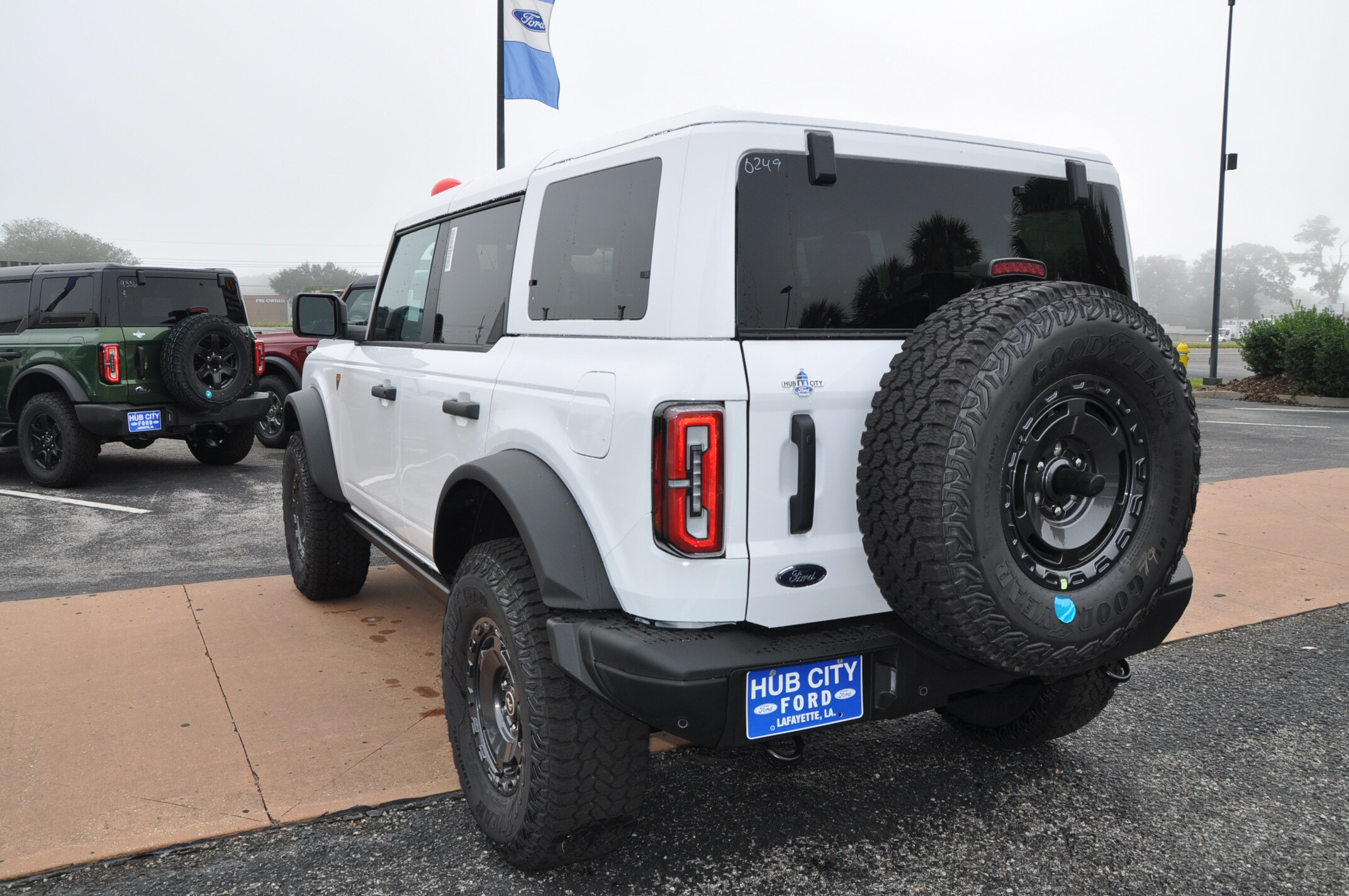 2025 Ford Bronco Badlands photo 3