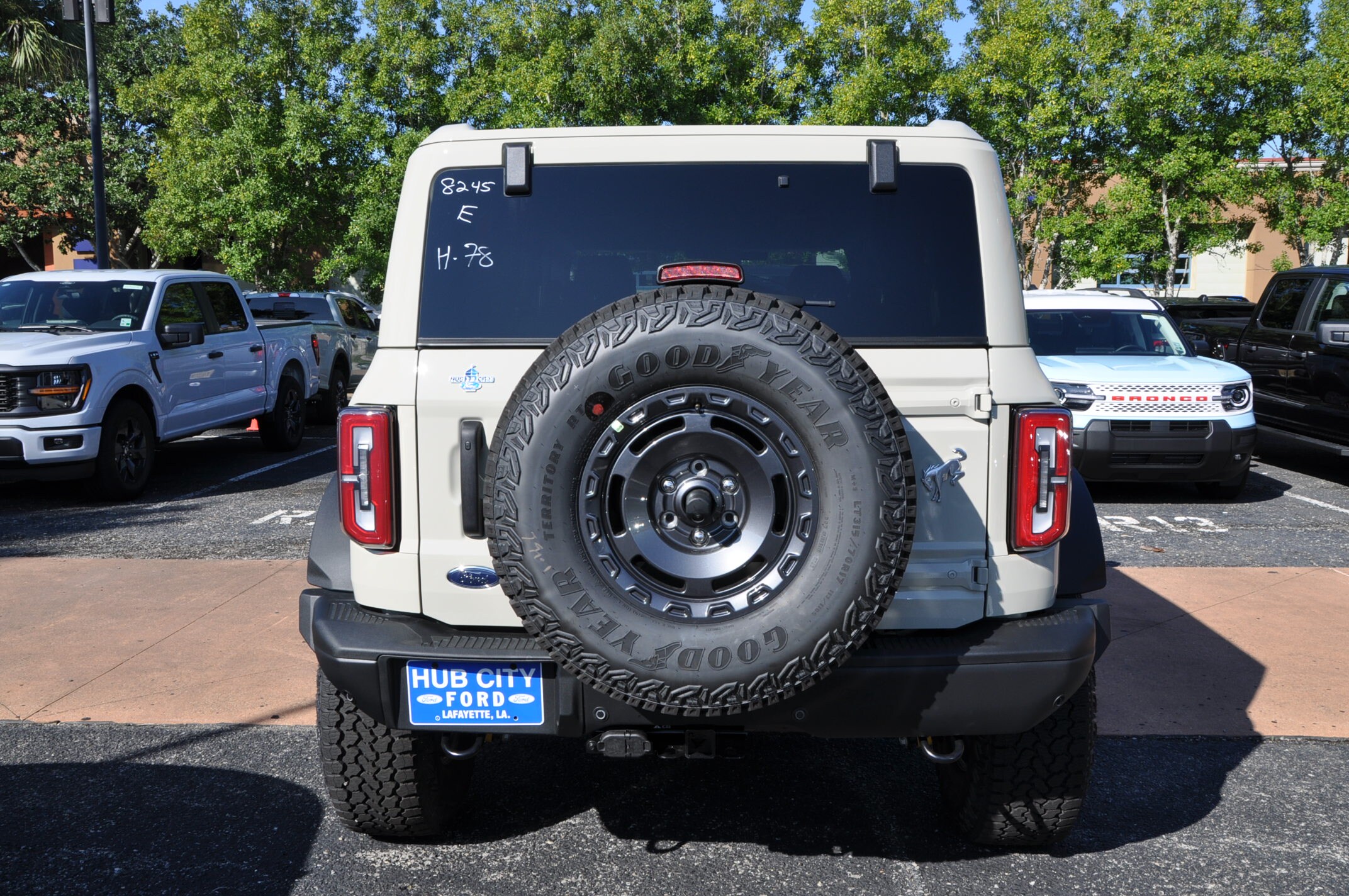 2025 Ford Bronco Badlands photo 3