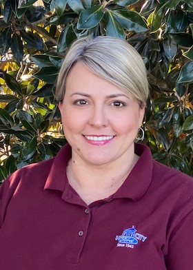 Staff member Andrea Hollier from ac2893e36618