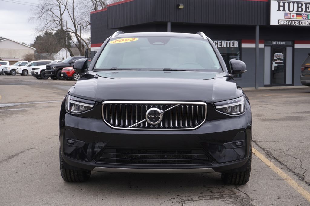 used 2023 Volvo XC40 car, priced at $22,421