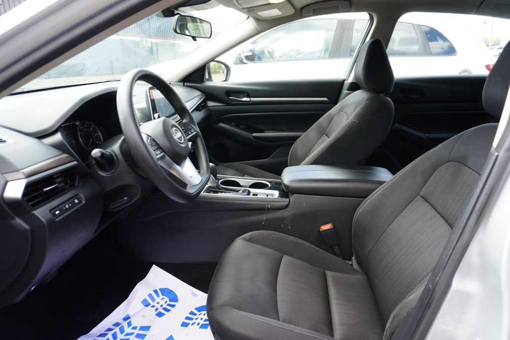 2023 Nissan Altima 2.5 SV photo 2
