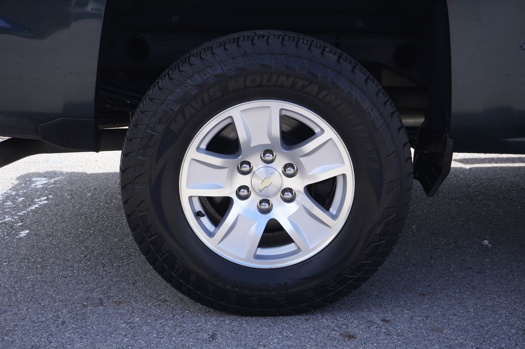 used 2018 Chevrolet Silverado 1500 car, priced at $23,085