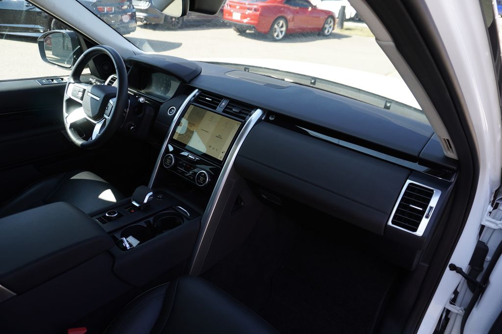 used 2024 Land Rover Discovery car, priced at $31,065