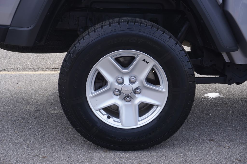 used 2020 Jeep Gladiator car, priced at $23,820