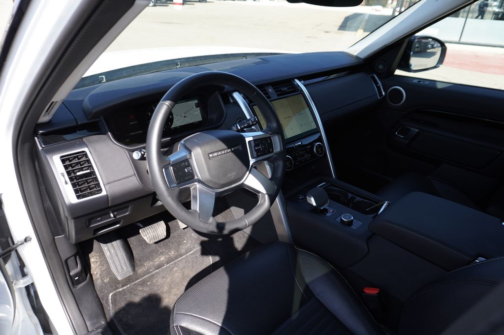 used 2024 Land Rover Discovery car, priced at $31,065