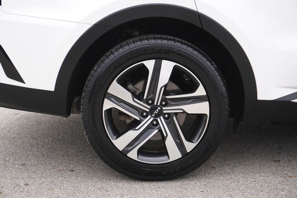 used 2022 Kia Sorento Hybrid car, priced at $25,778