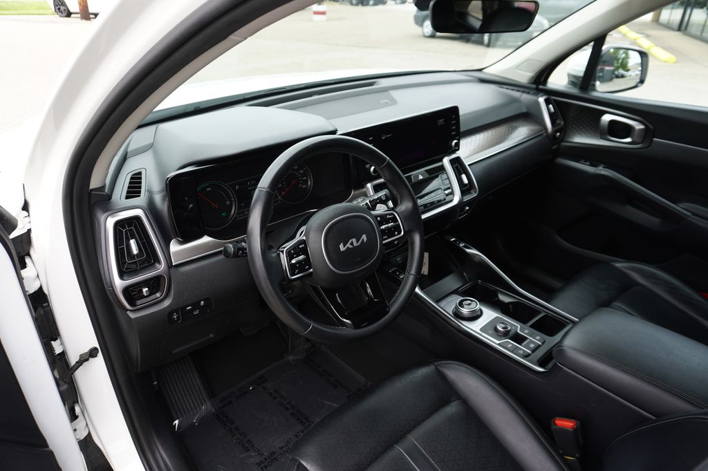 used 2022 Kia Sorento Hybrid car, priced at $25,778