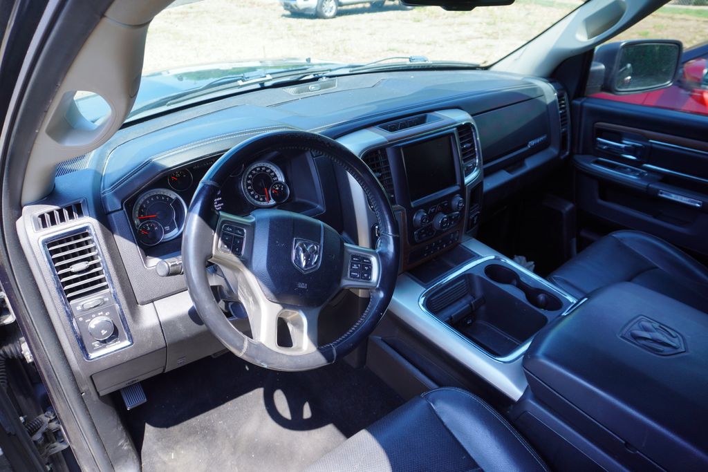 2017 Ram 1500 Laramie photo 2