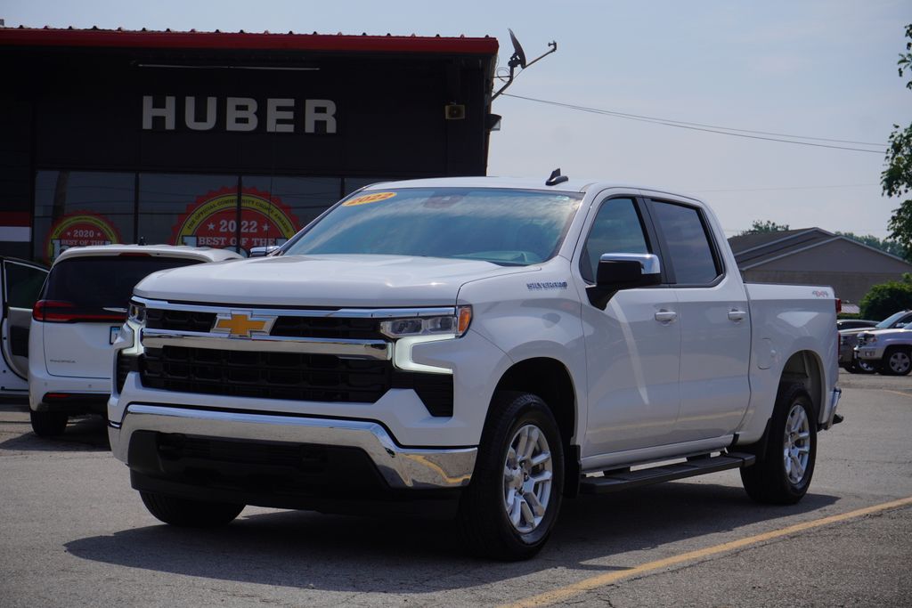 2022 Chevrolet Silverado 1500 LT photo 3