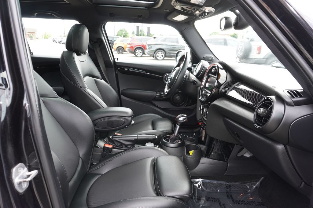 used 2018 MINI Hardtop 4 Door car, priced at $13,877
