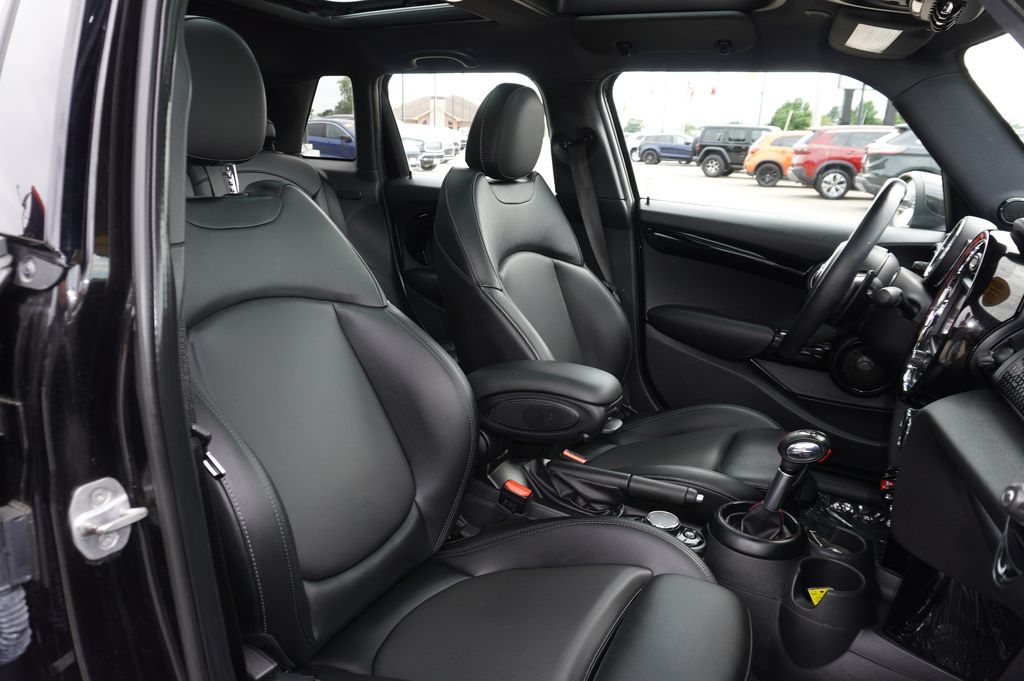 used 2018 MINI Hardtop 4 Door car, priced at $13,877