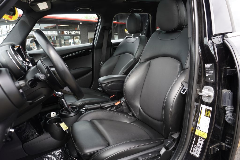 used 2018 MINI Hardtop 4 Door car, priced at $13,877