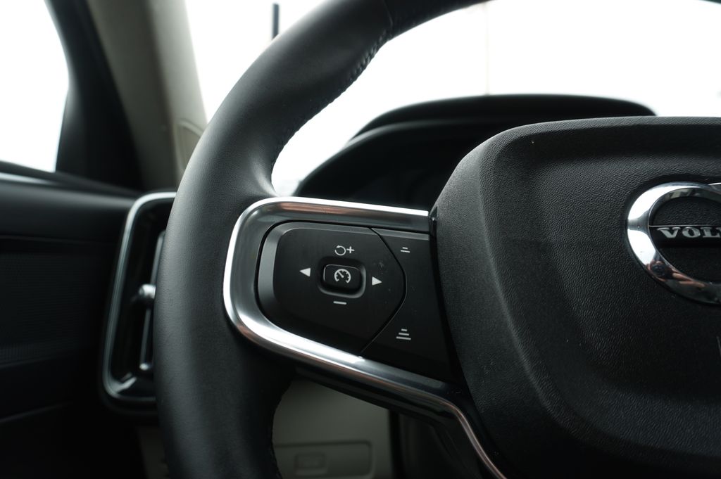 used 2023 Volvo XC40 car, priced at $22,421