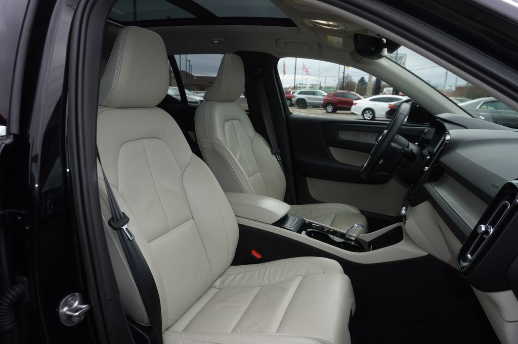 used 2023 Volvo XC40 car, priced at $22,421