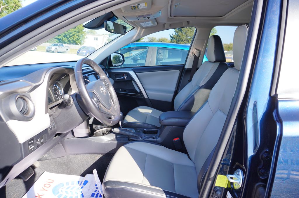 2017 Toyota RAV4 Limited photo 2