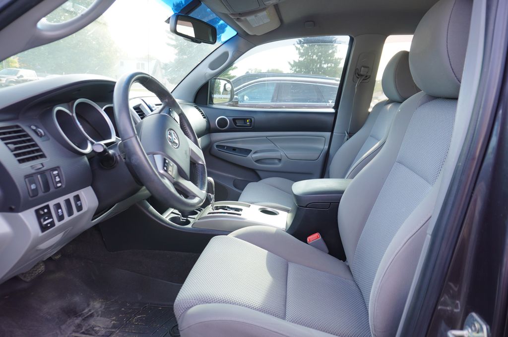 2013 Toyota Tacoma Base photo 2