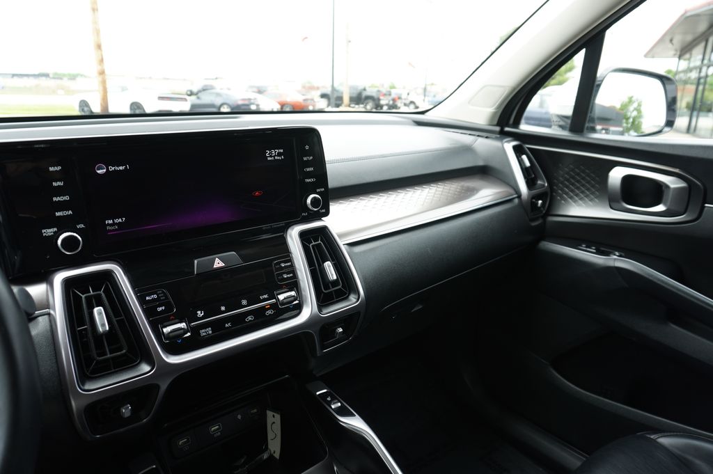 used 2022 Kia Sorento Hybrid car, priced at $25,778