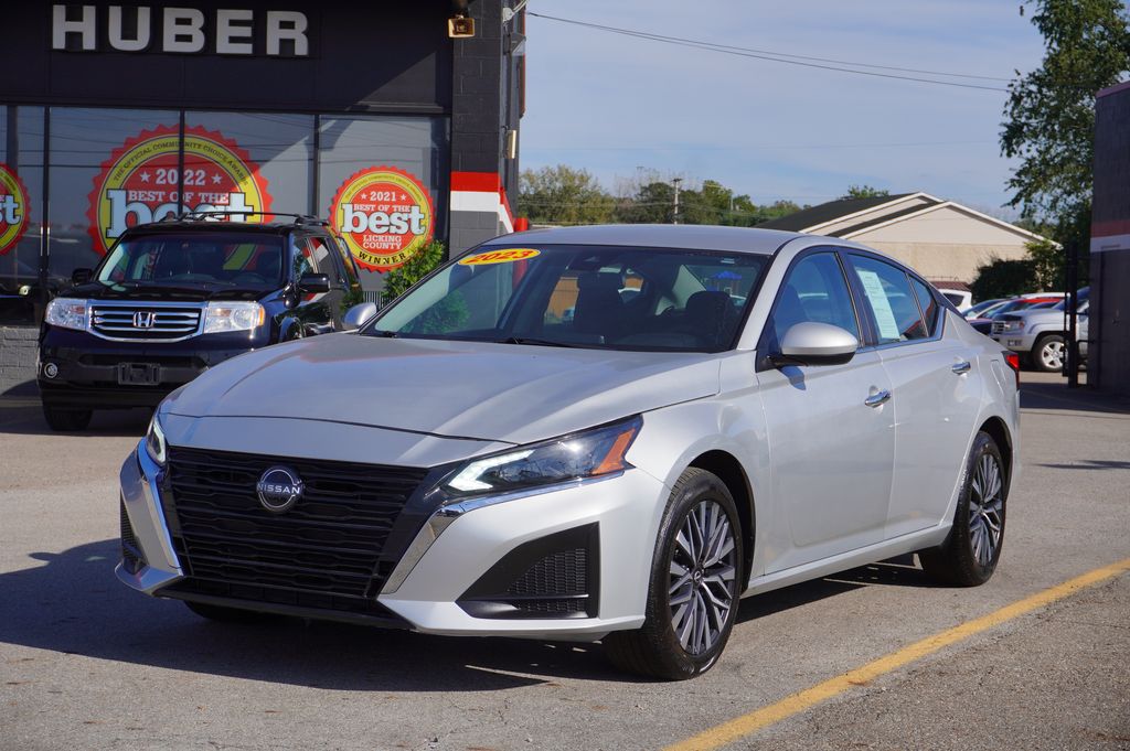 2023 Nissan Altima 2.5 SV photo 3