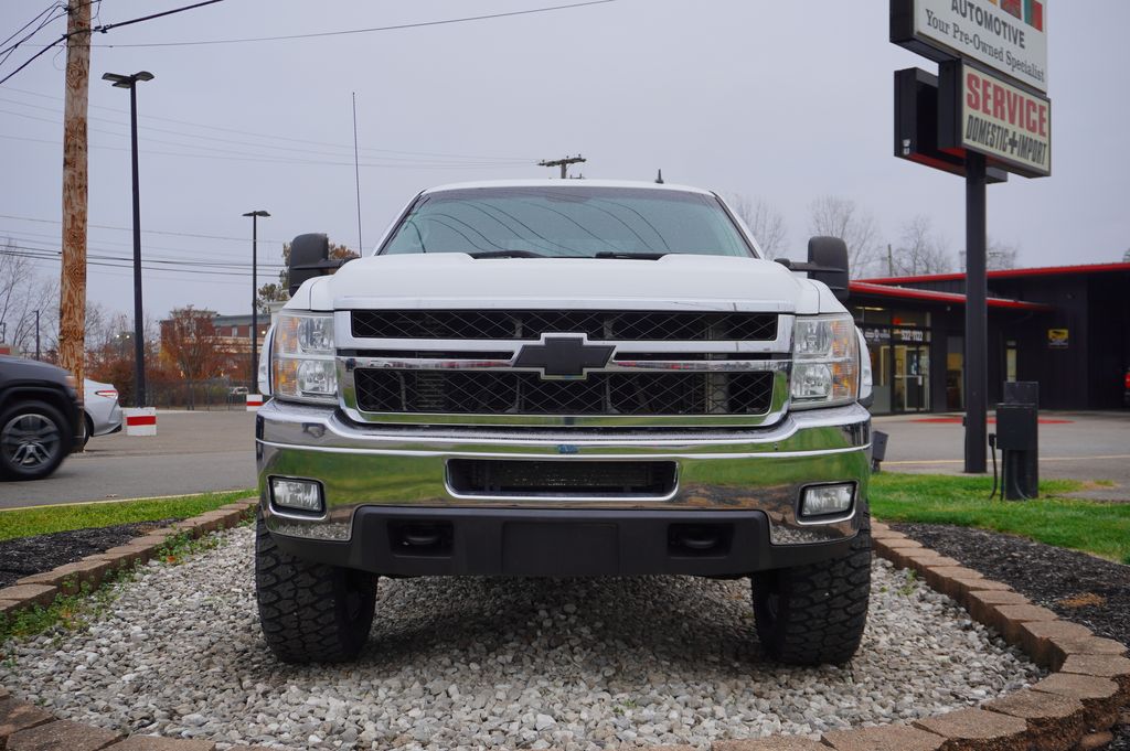 2014 Chevrolet Silverado 2500HD LTZ photo 2