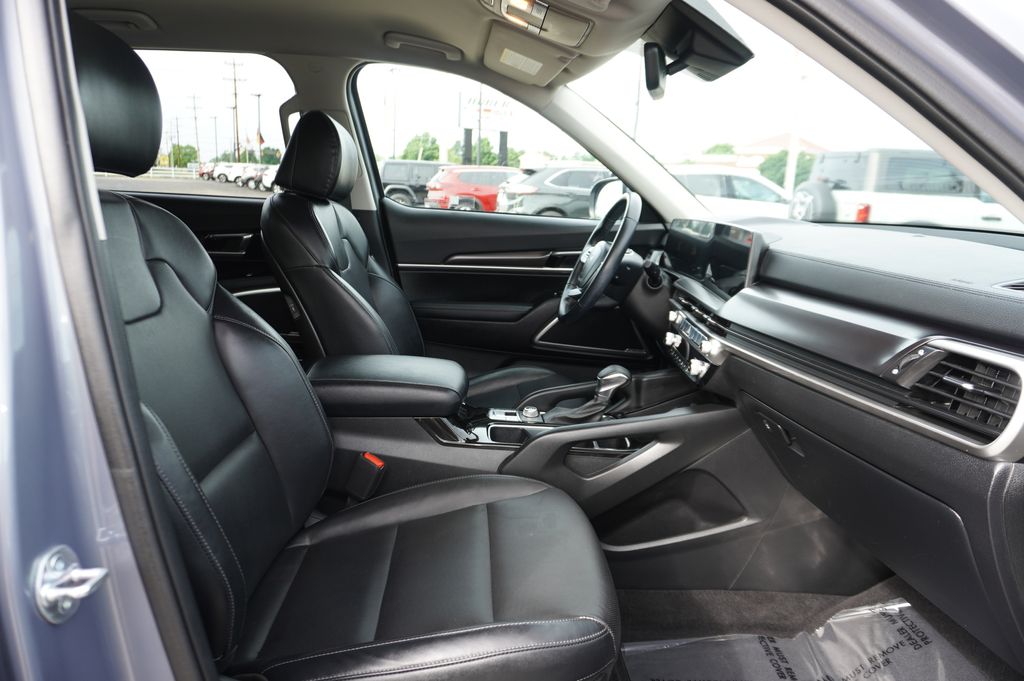 used 2023 Kia Telluride car, priced at $29,894