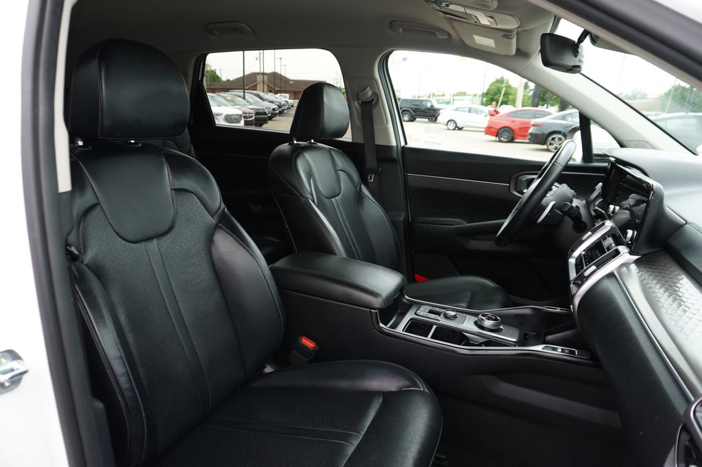 used 2022 Kia Sorento Hybrid car, priced at $25,778