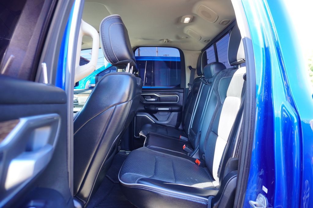 2019 Ram 1500 Laramie photo 4