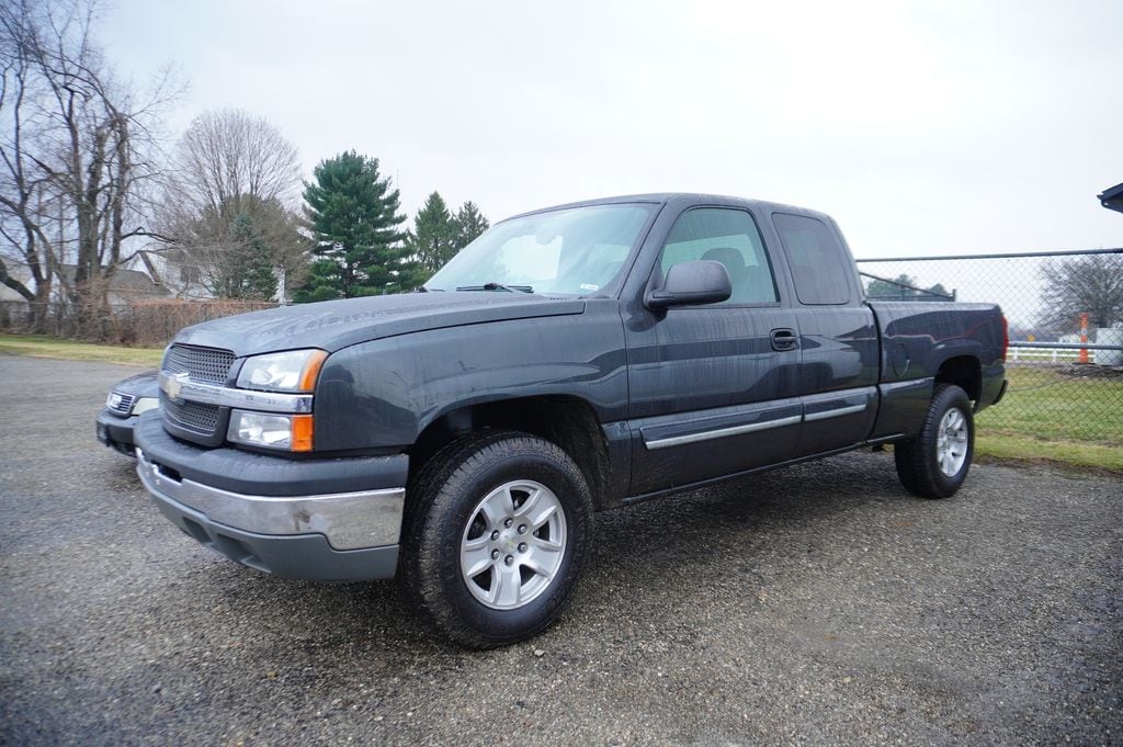 2004 Chevrolet Silverado 1500 LS's photo