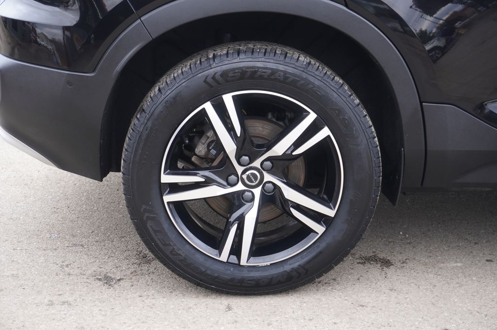 used 2023 Volvo XC40 car, priced at $22,421