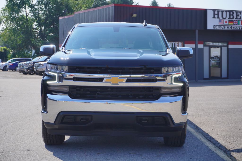 2022 Chevrolet Silverado 1500 LT photo 2