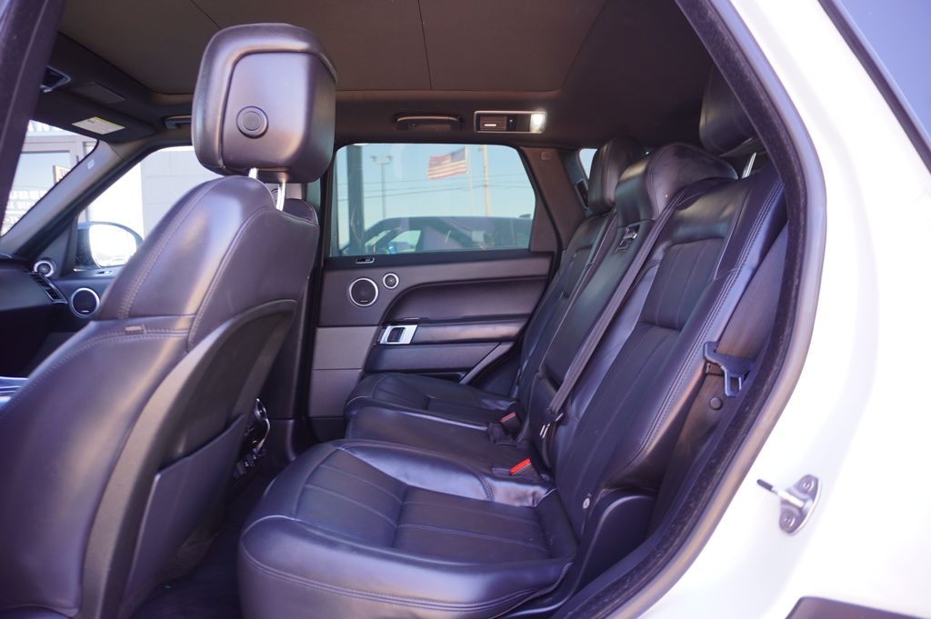 2021 Land Rover Range Rover Sport HSE Silver Edition photo 2