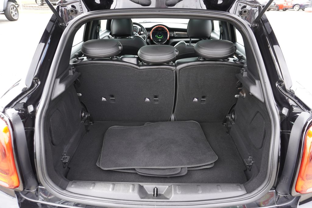 used 2018 MINI Hardtop 4 Door car, priced at $13,877