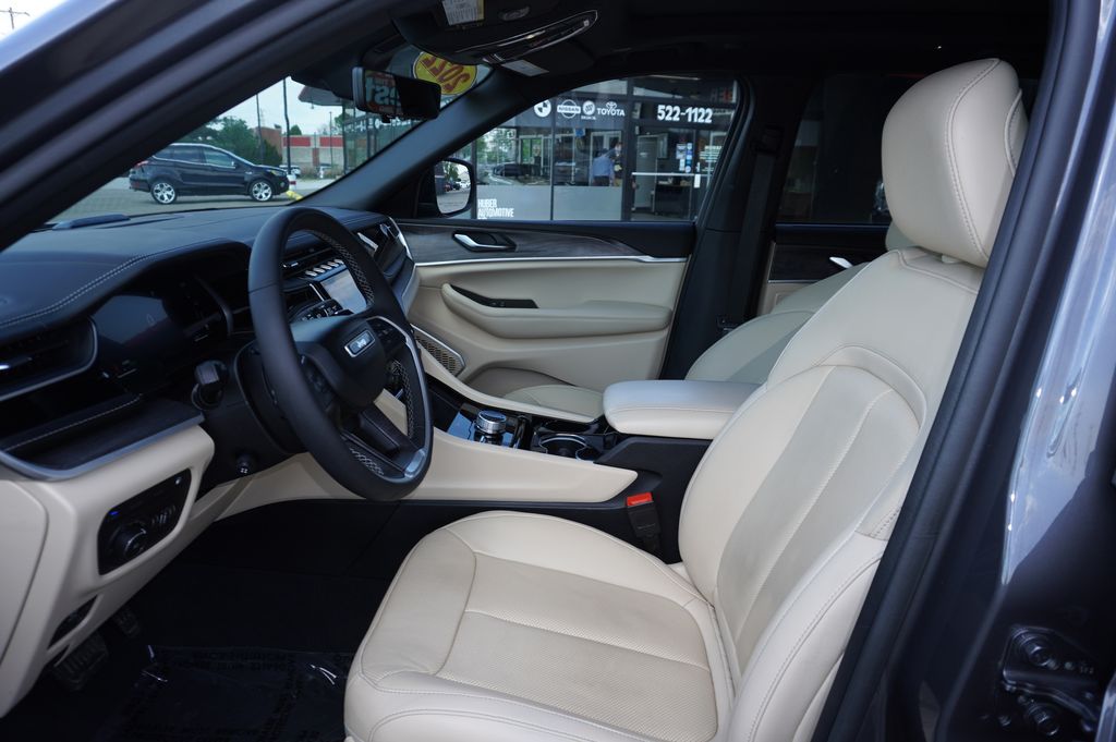 used 2022 Jeep Grand Cherokee 4xe car, priced at $28,134