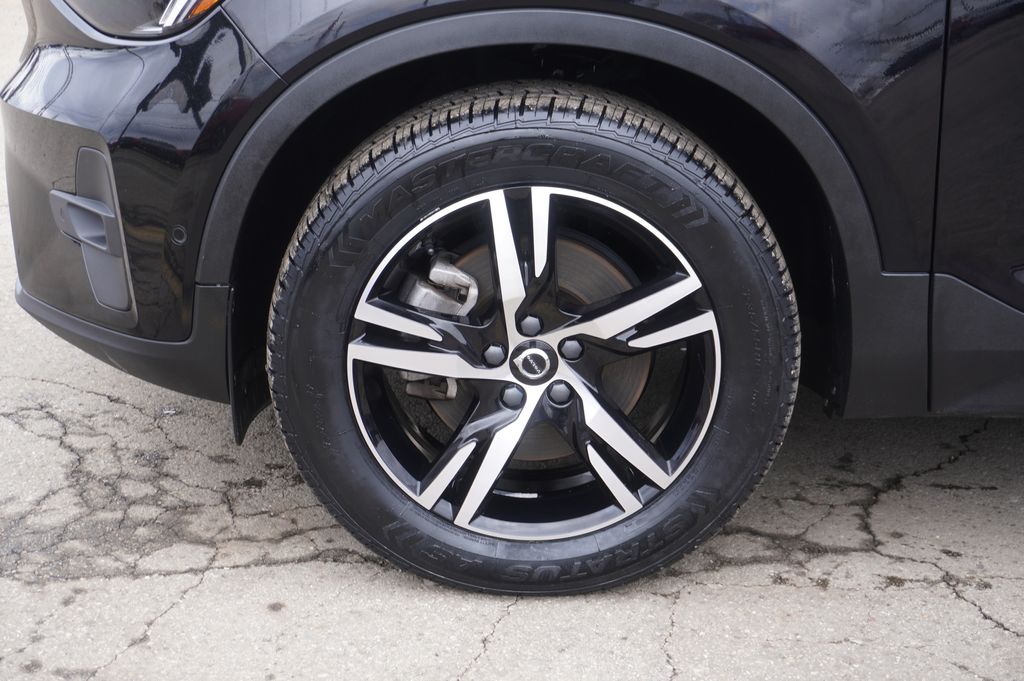 used 2023 Volvo XC40 car, priced at $22,421